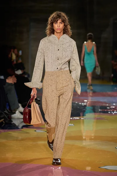 Look 51
